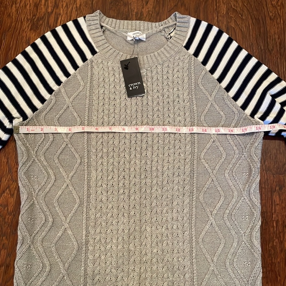 Crown and Ivy sweater - Picture 7 of 10